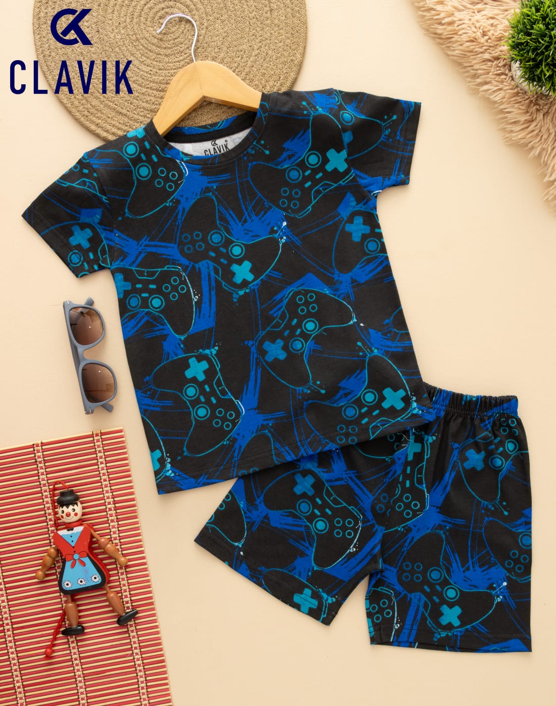 UNISEX T -SHIRT WITH SHORTS