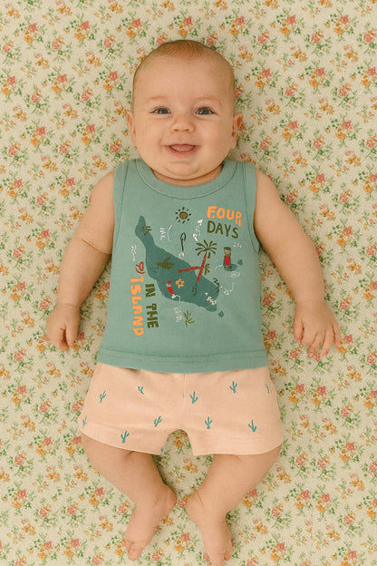 sleevless T-shirt with shorts