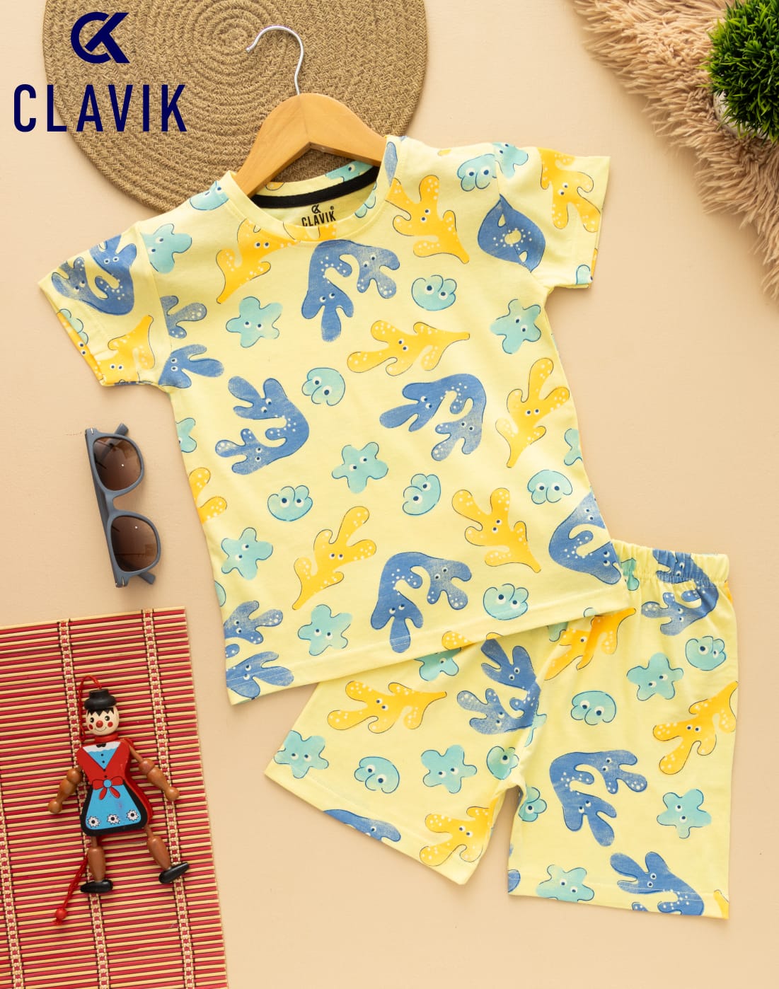 UNISEX T -SHIRT WITH SHORTS