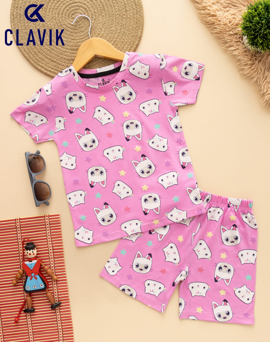 UNISEX T -SHIRT WITH SHORTS