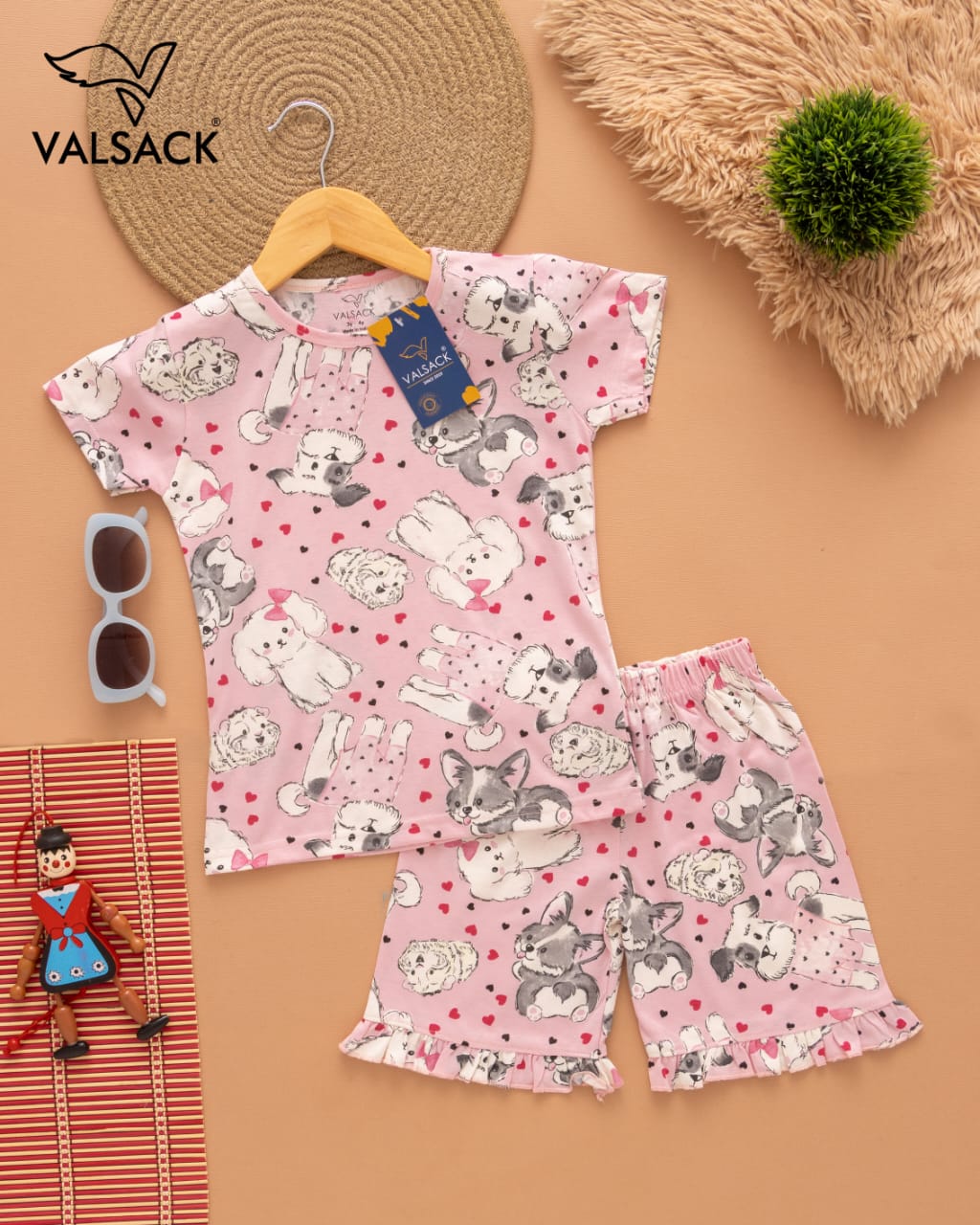 T SHIRT WITH SHORTS FOR GIRLS